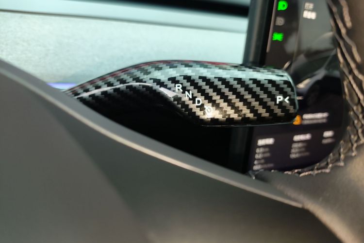 Tesla Model Y 2025 car image #18