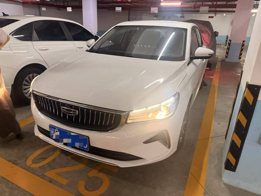 GEELY Emgrand 2021 car image #2