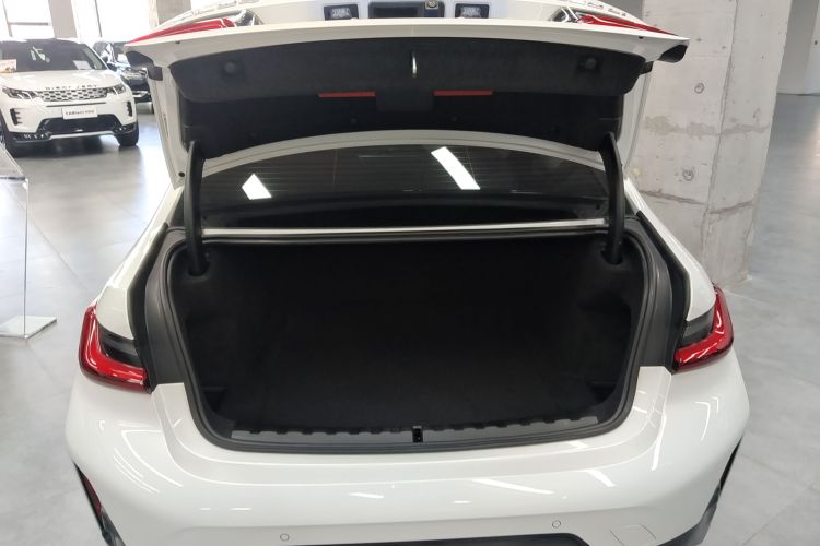 BMW 3 Series 2024 car image #19