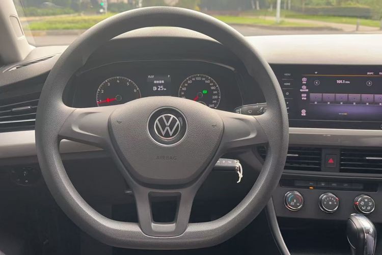 Volkswagen Bora 2022 car image #14
