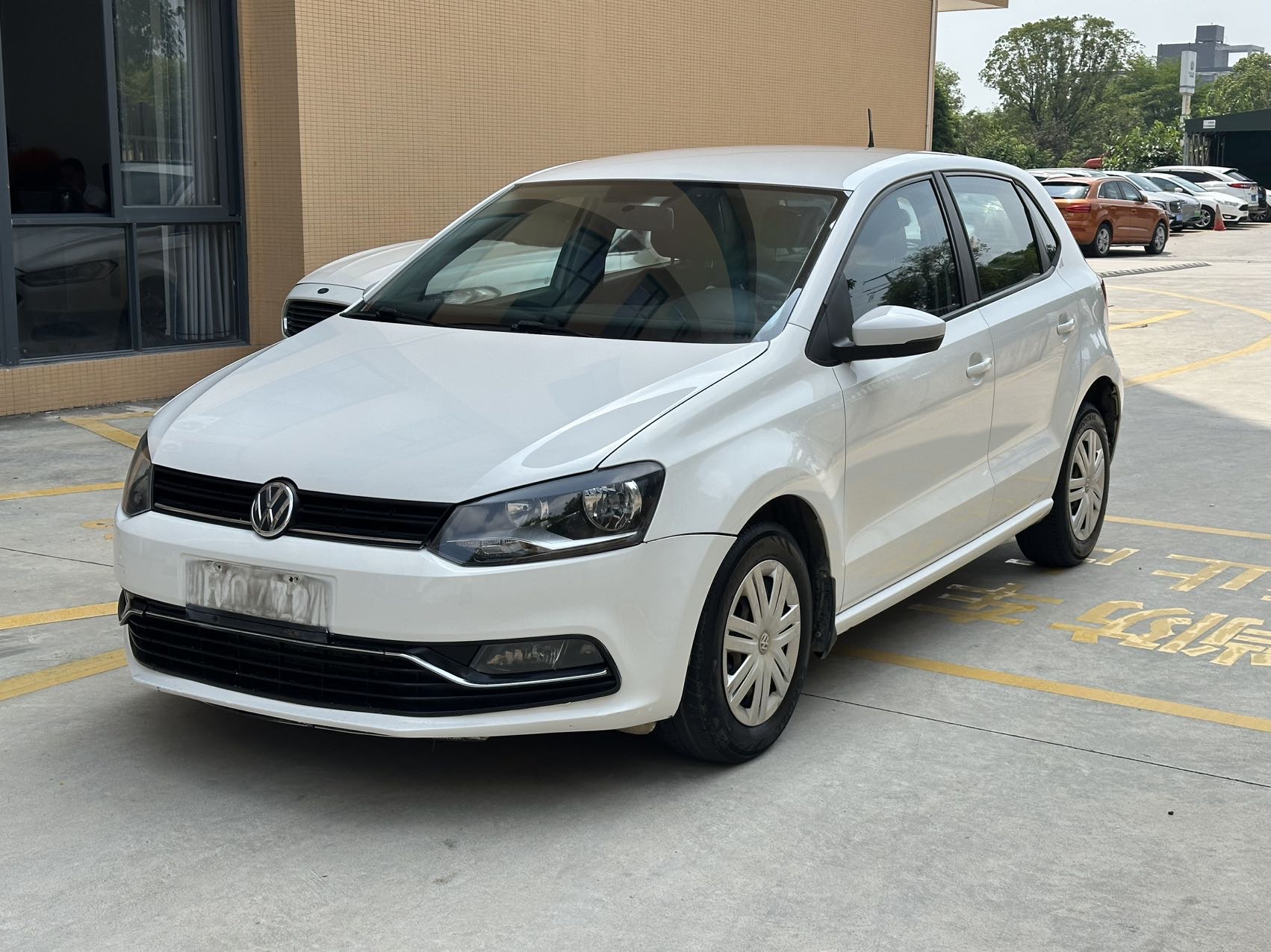 Volkswagen Polo 2016 Volkswagen Polo 2016 car image