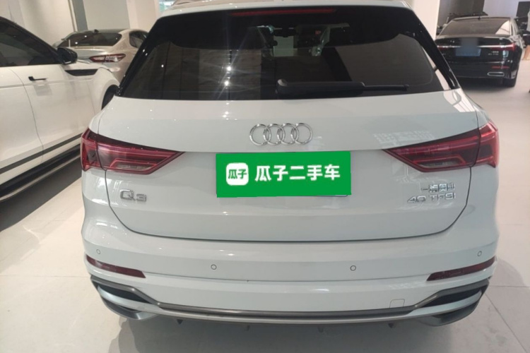 Audi Q3 2023 car image #6