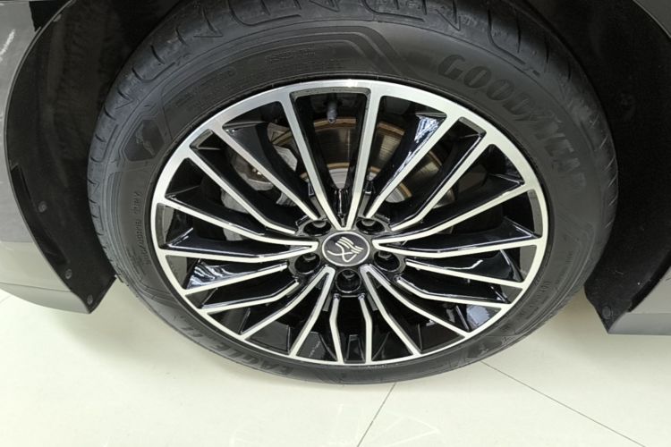 BYD Han 2022 car image #9