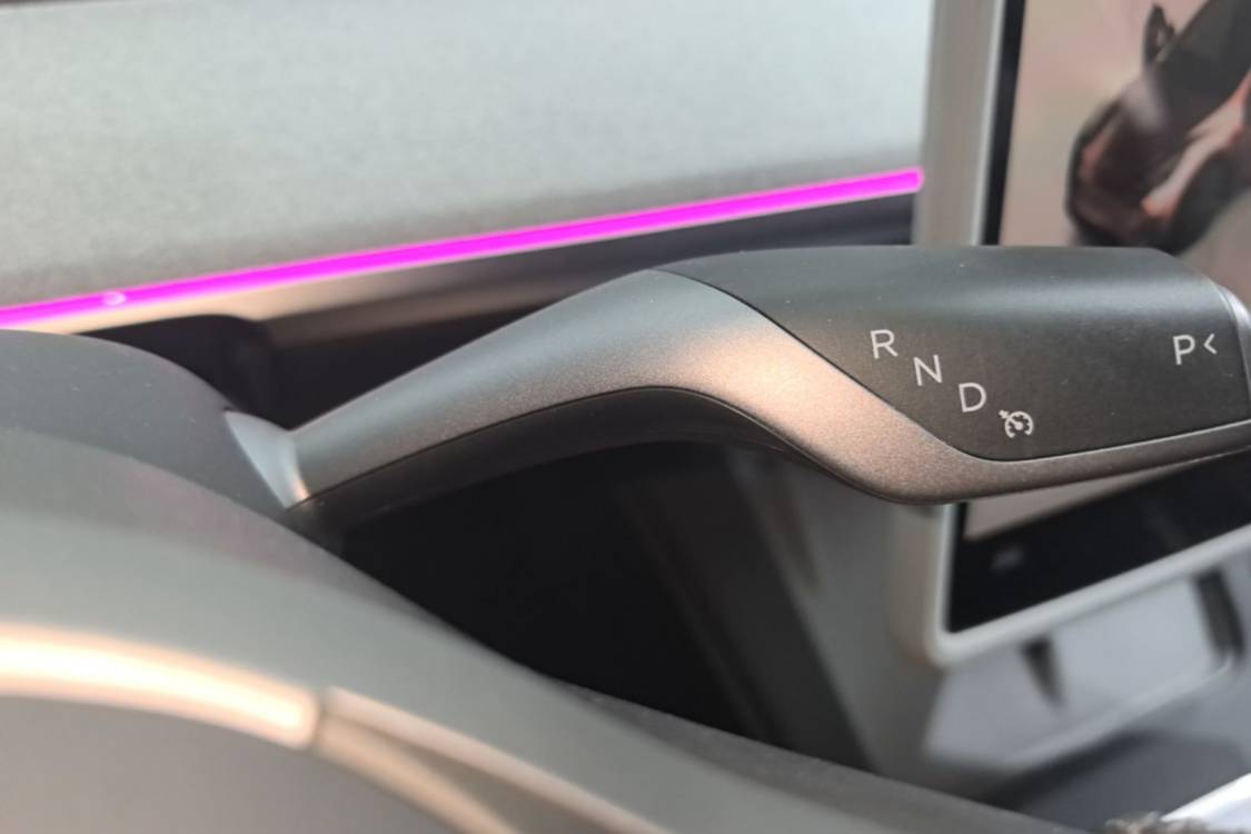 Tesla Model Y 2024 car image #15