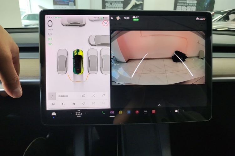 Tesla Model Y 2021 #13 Tesla Model Y 2021 car image #13