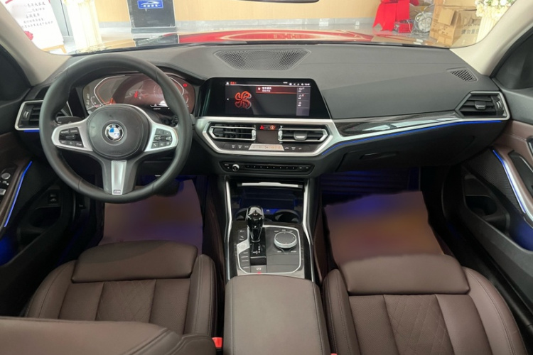 BMW 3 Series 2021 car image #9