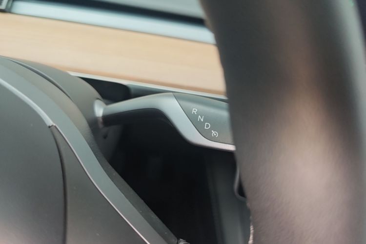 Tesla Model 3 2023 car image #18
