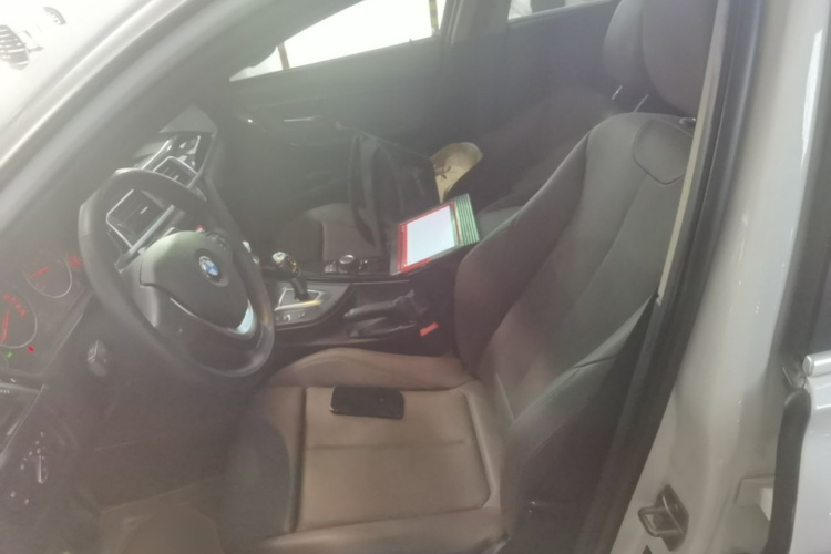 BMW 3 Series 2018 #15 BMW 3 Series 2018 car image #15