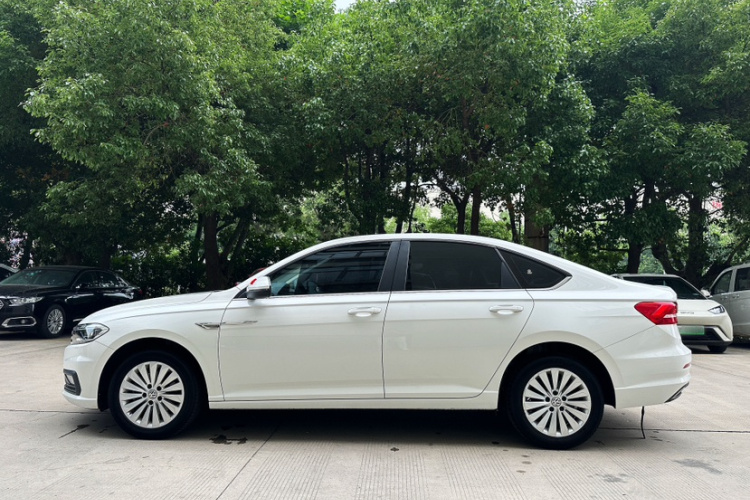 Volkswagen Lavida 2019 car image #3