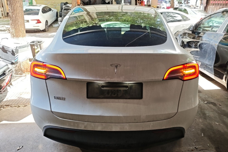 Tesla Model Y 2022 #4 Tesla Model Y 2022 immagine di auto #4