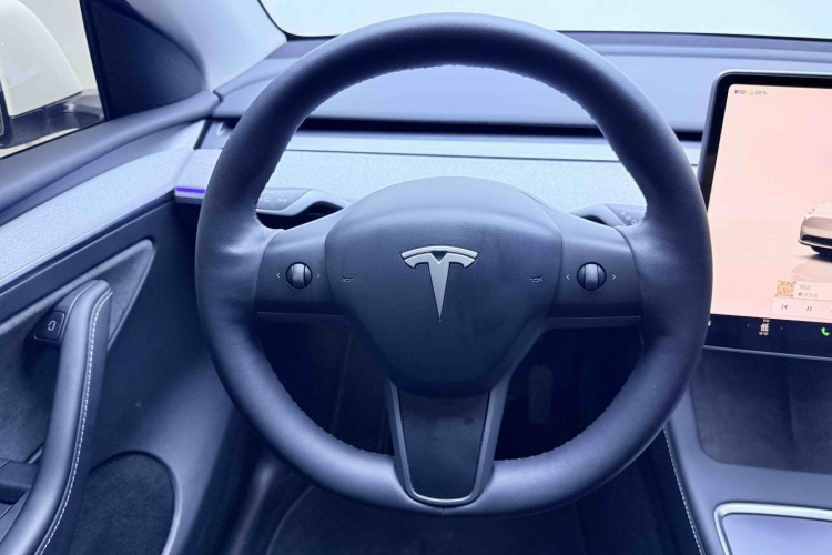 Tesla Model Y 2024 #11 Tesla Model Y 2024 car image #11