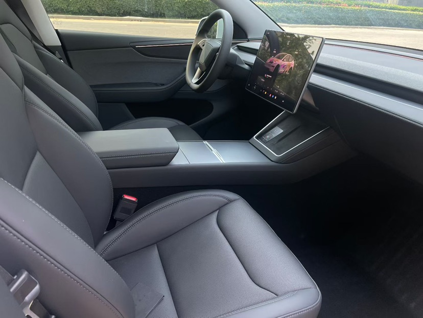 Tesla Model Y 2026 car image #4