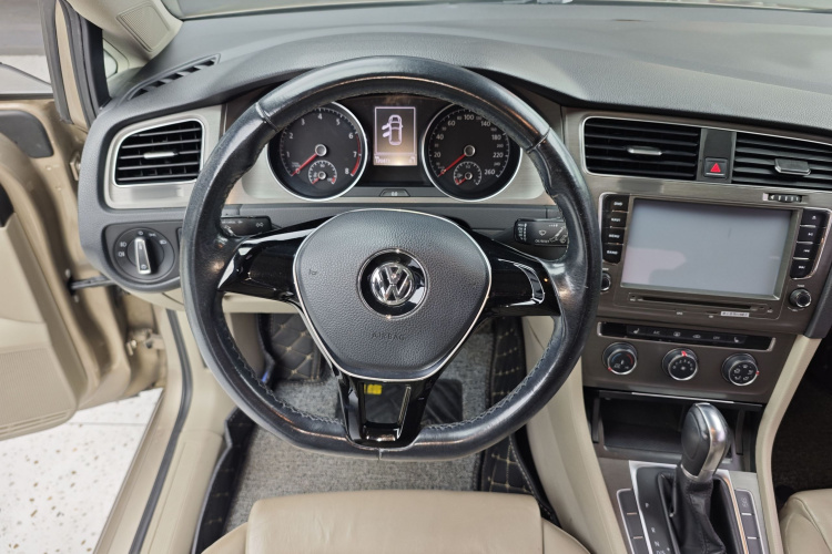 Volkswagen Golf 2014 car image #11