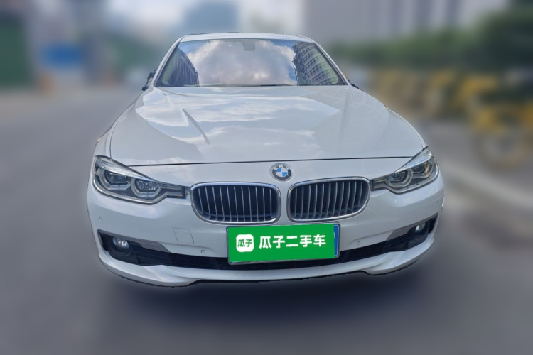 BMW 3 Series 2018 car image #3