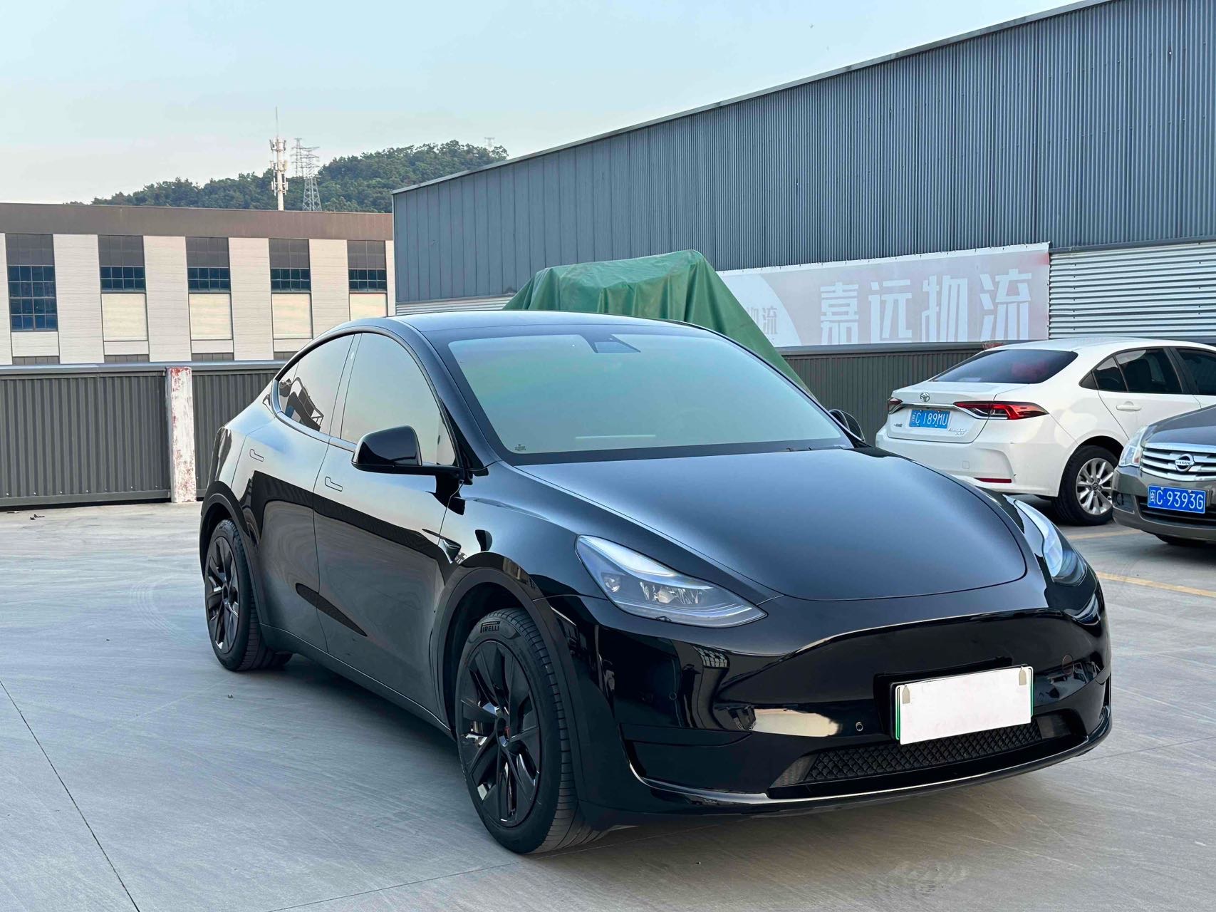Tesla Model Y 2023 #3 Tesla Model Y 2023 car image #3