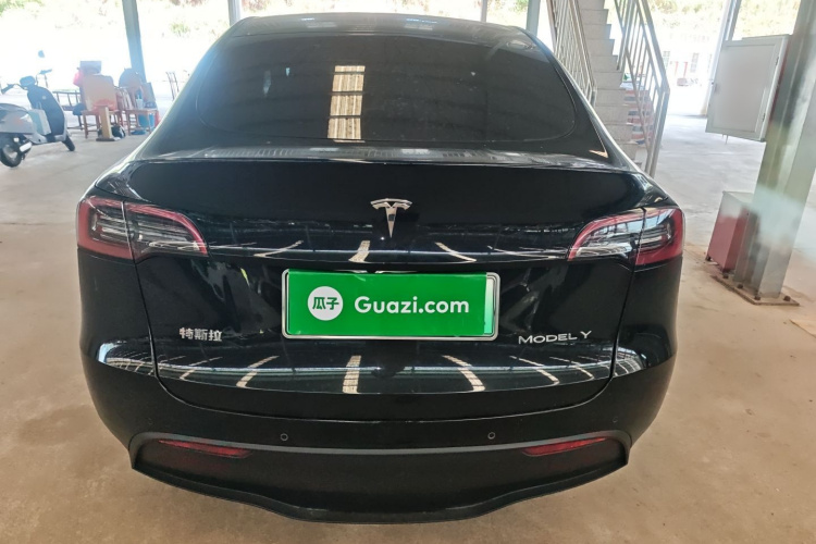 Tesla Model Y 2022 car image #6