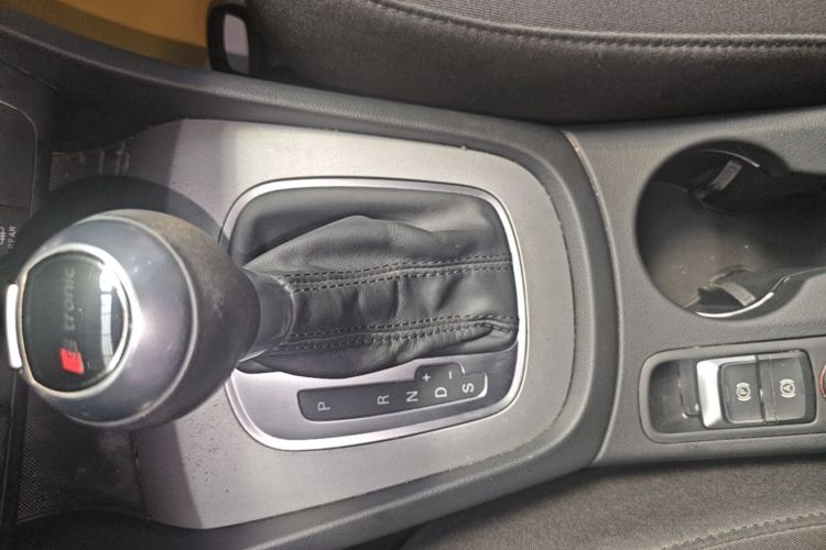 Audi Q3 2016 #14 Audi Q3 2016 car image #14