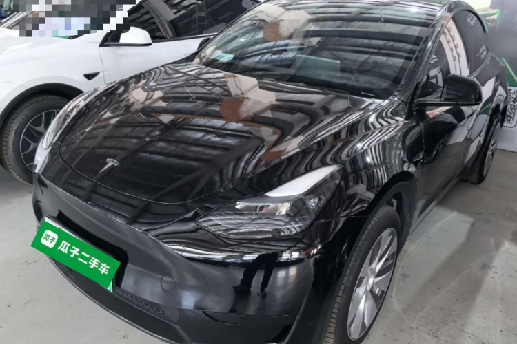 Tesla Model Y 2023 #2 Tesla Model Y 2023 صورة سيارة #2