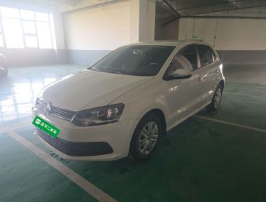 Volkswagen Polo 2015 Volkswagen Polo 2015 car image