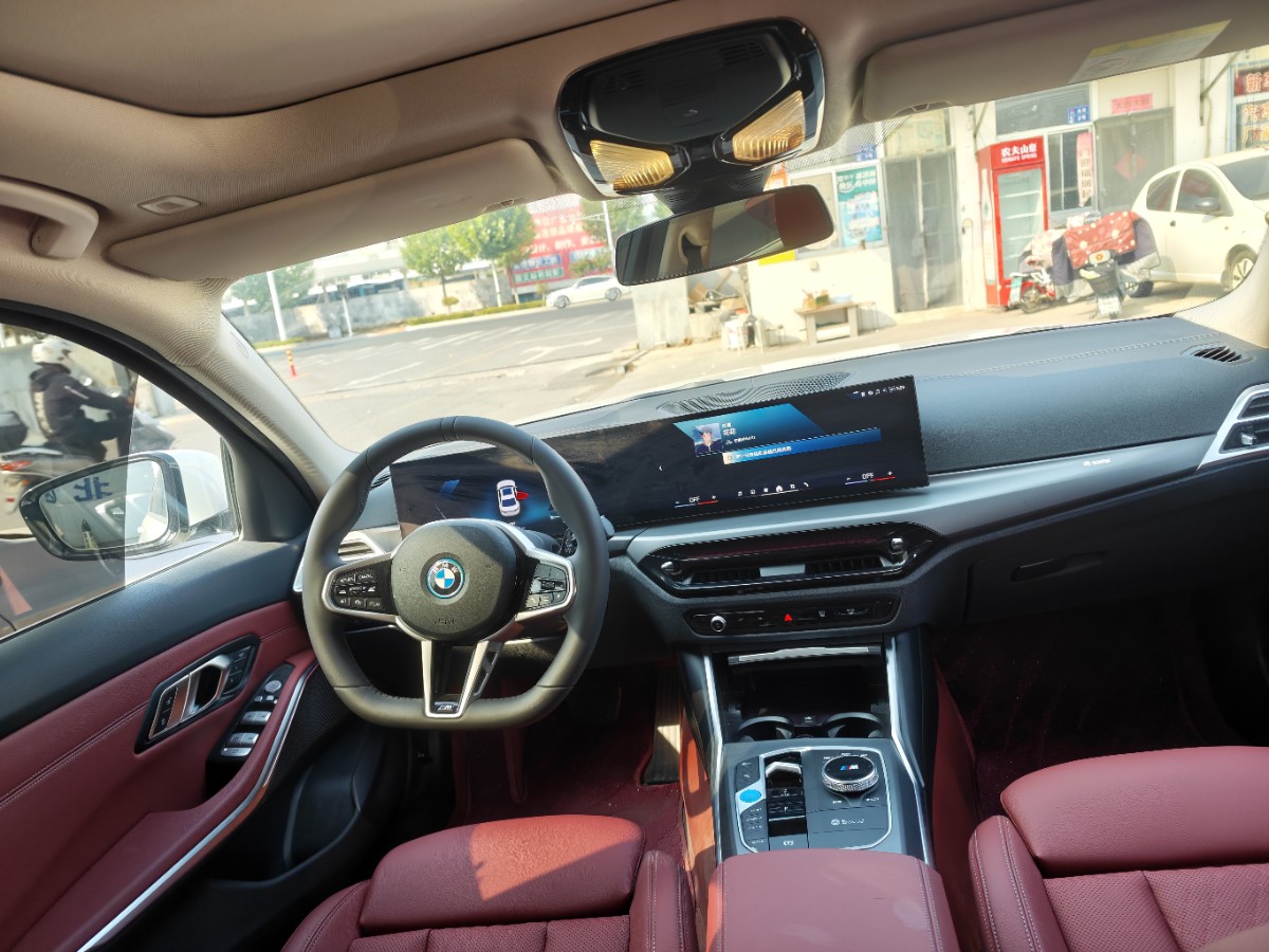 BMW i3 2025 صورة سيارة #6