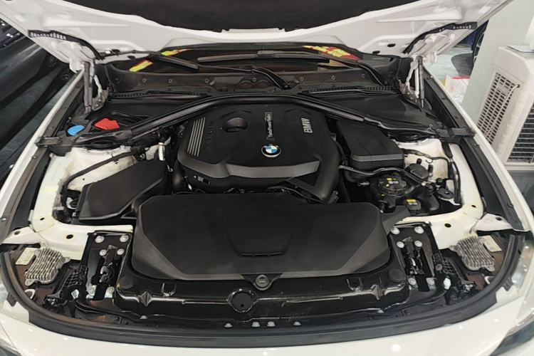 BMW 3 Series GT 2018 #20 BMW 3 Series GT 2018 car image #20