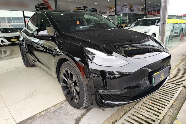 Tesla Model Y 2023 #4 Tesla Model Y 2023 car image #4