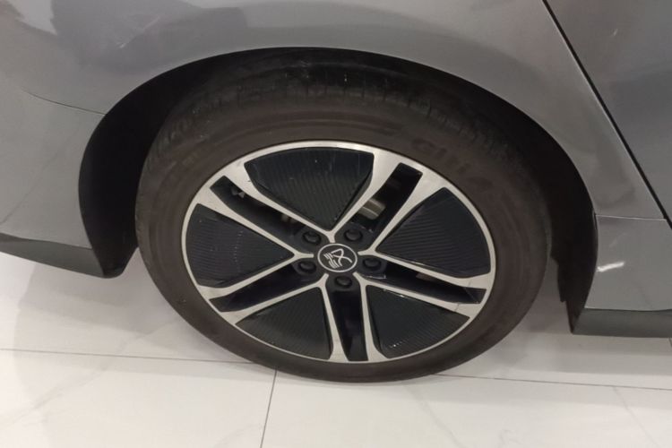BYD Han 2023 immagine di auto #10