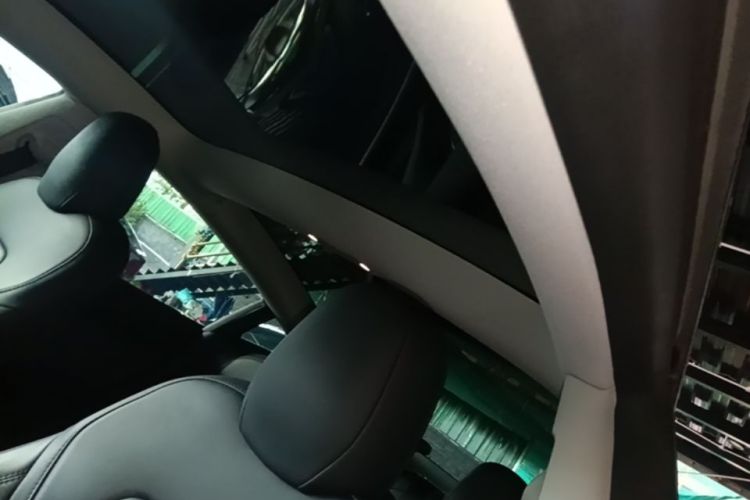 Tesla Model 3 2023 car image #18
