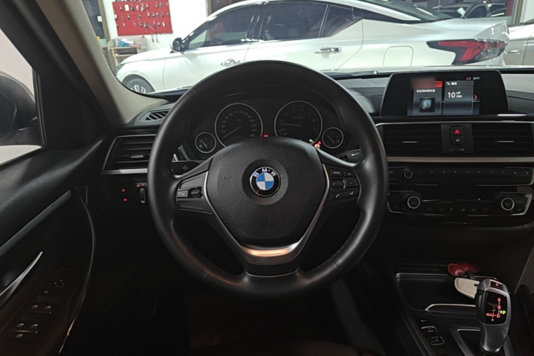 BMW 3 Series 2017 #11 BMW 3 Series 2017 car image #11
