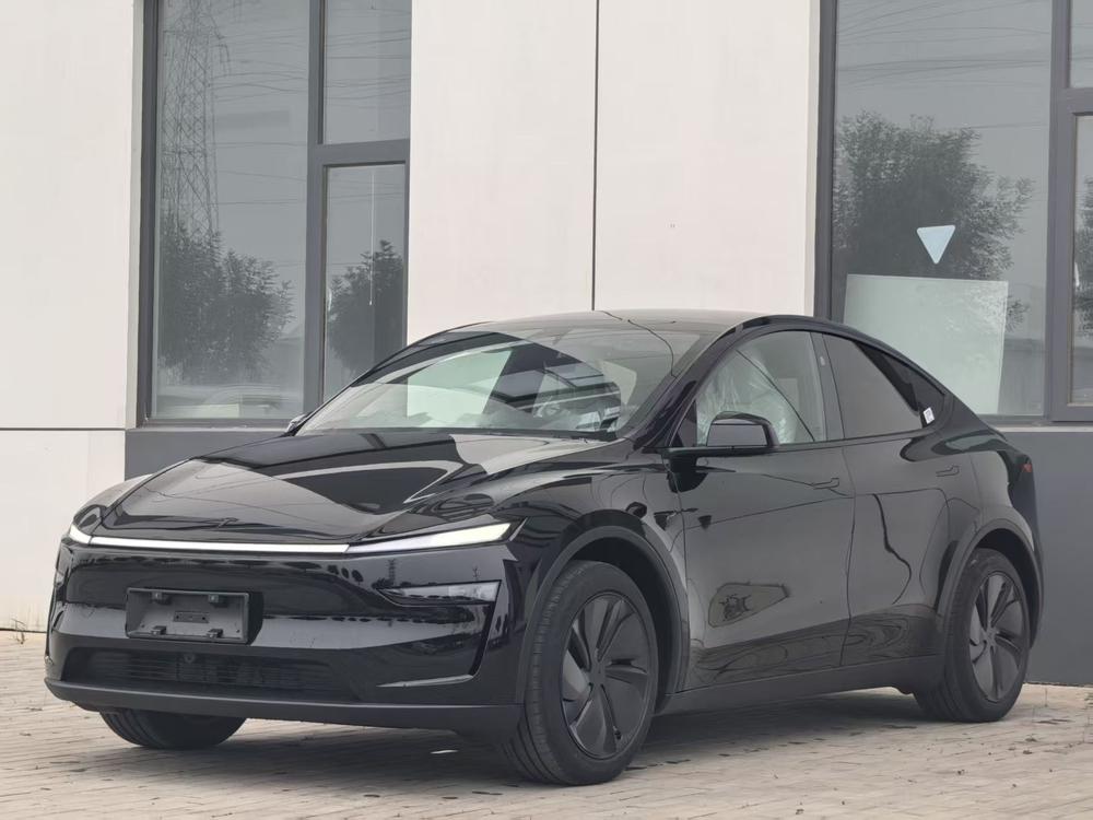 Tesla Model Y 2026 car image 