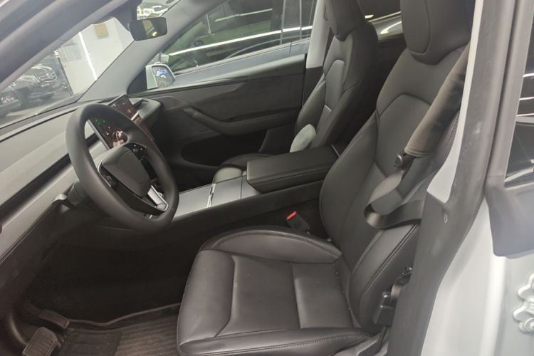Tesla Model Y 2025 #15 Tesla Model Y 2025 immagine di auto #15