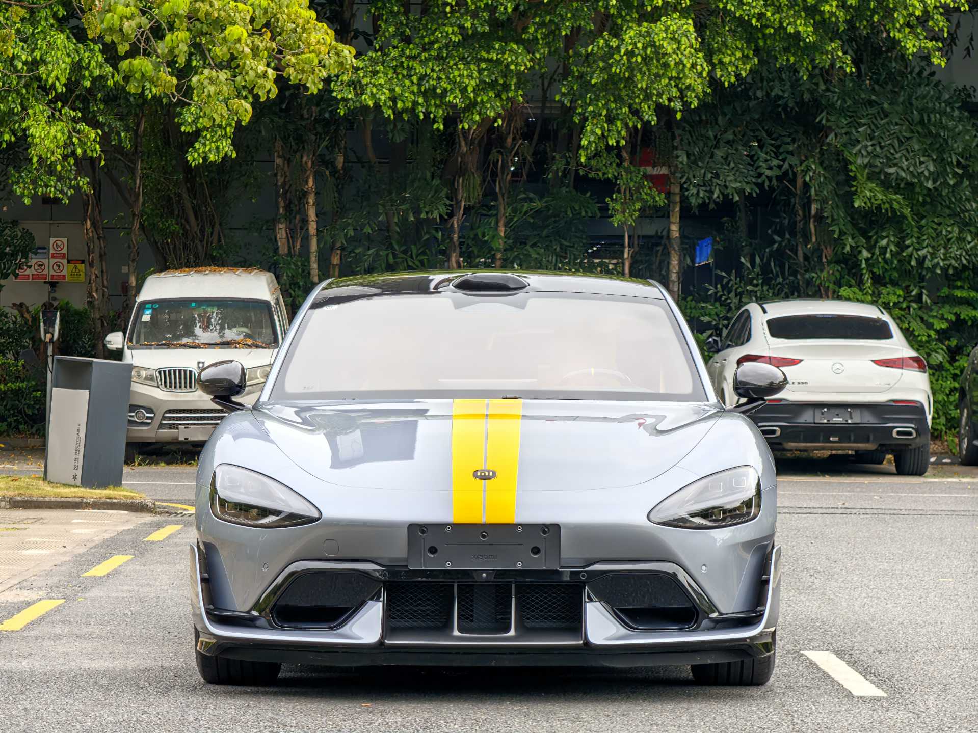 MI SU7 Ultra 2025 #2 MI SU7 Ultra 2025 car image #2