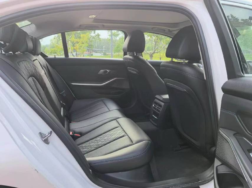 BMW i3 2023 car image #7