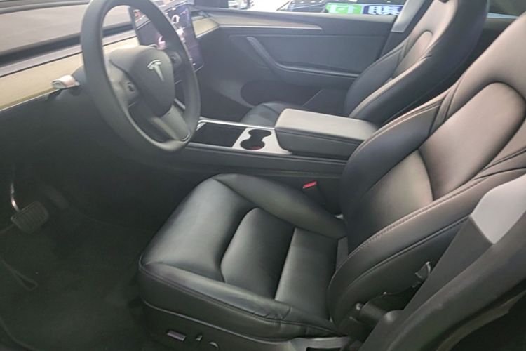 Tesla Model Y 2023 #17 Tesla Model Y 2023 car image #17