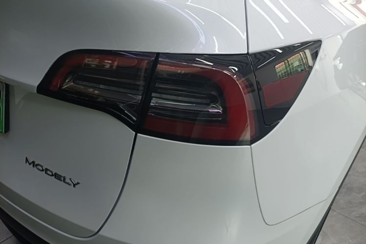Tesla Model Y 2024 #8 Tesla Model Y 2024 car image #8