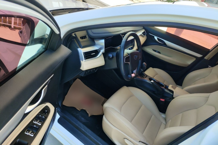 GEELY Emgrand 2018 #16 GEELY Emgrand 2018 car image #16