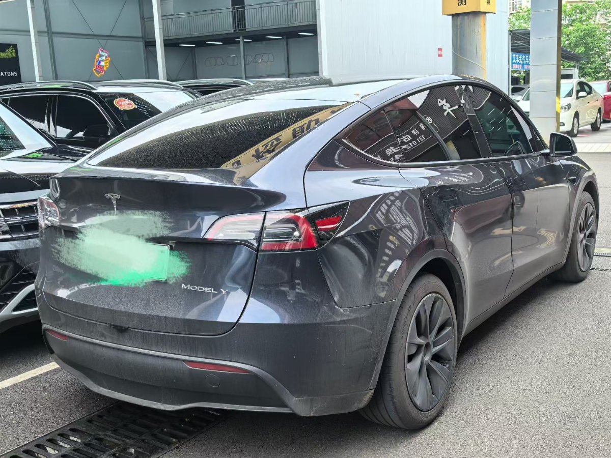 Tesla Model Y 2024 car image #3