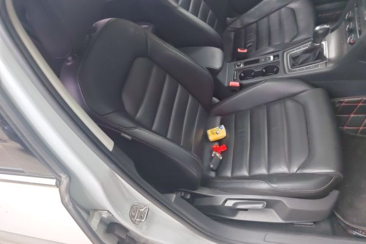Volkswagen Golf 2015 car image #24