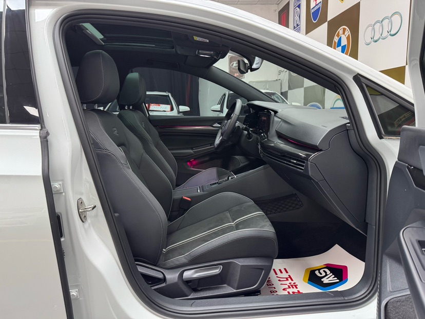 Volkswagen Golf 2022 car image #10