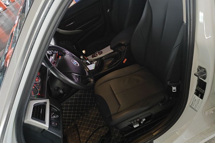 BMW 3 Series 2015 car image #19