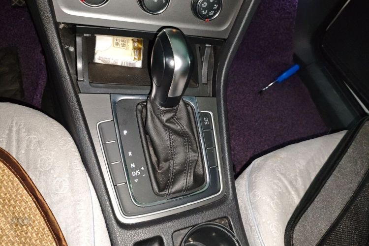 Volkswagen Golf 2015 car image #16