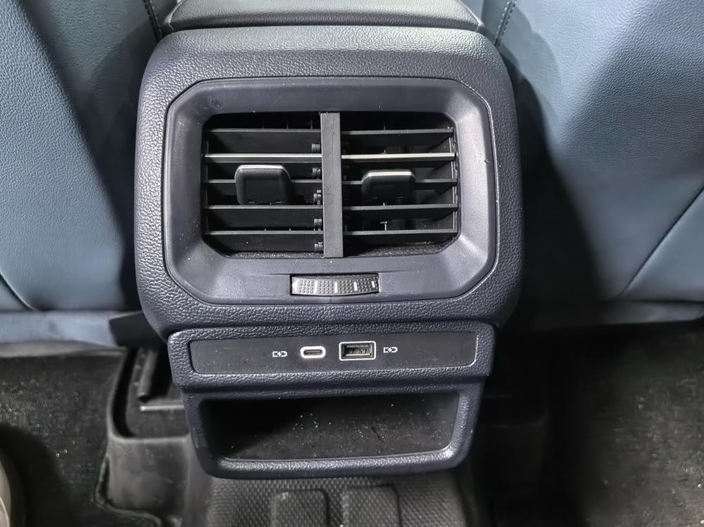 Volkswagen Tharu 2024 car image #7