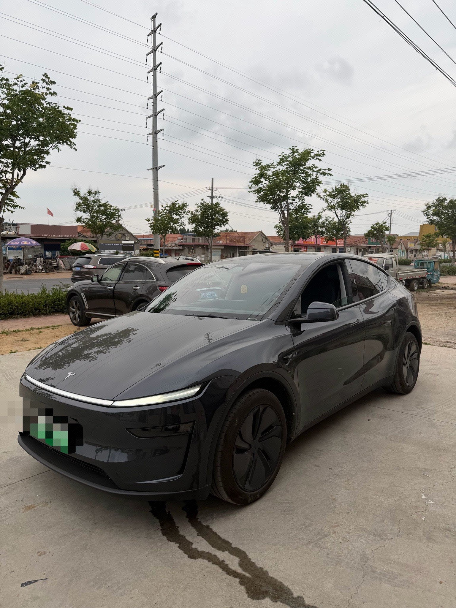 Tesla Model Y 2025 car image 