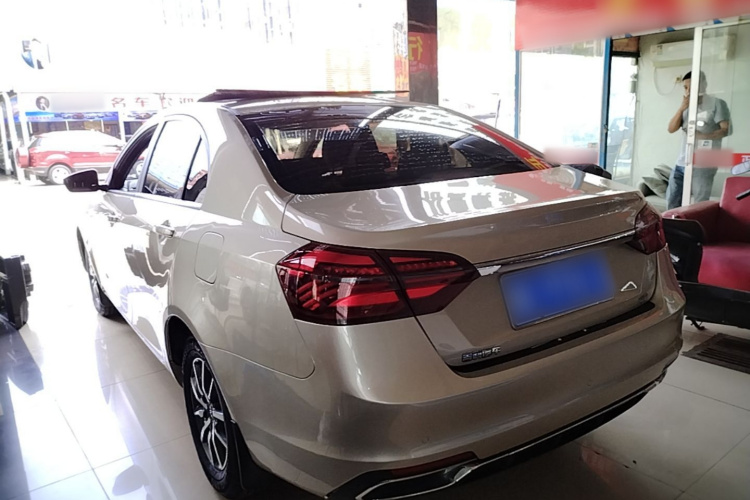 GEELY Emgrand 2019 #5 GEELY Emgrand 2019 car image #5