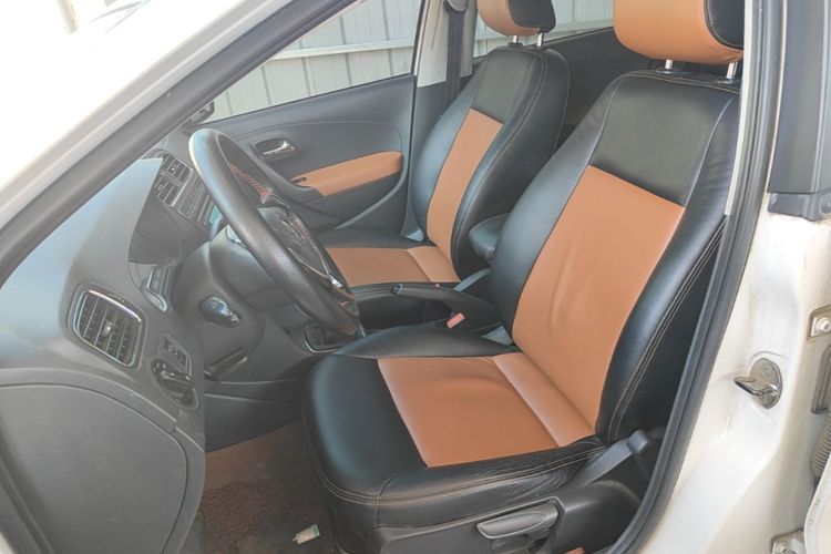 Volkswagen Polo 2015 #15 Volkswagen Polo 2015 car image #15