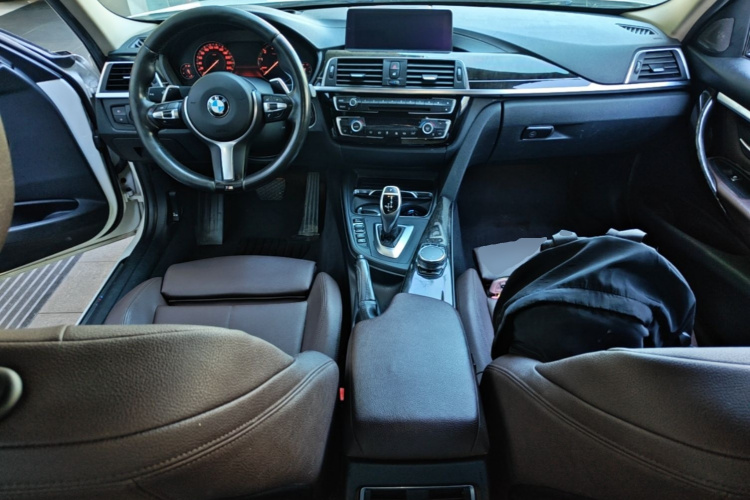 BMW 3 Series 2018 #10 BMW 3 Series 2018 car image #10