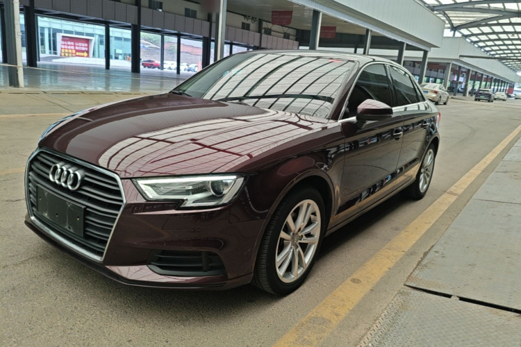 Audi A3 2018 car image #2