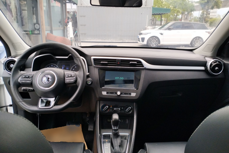 MG ZS 2019 car image #11