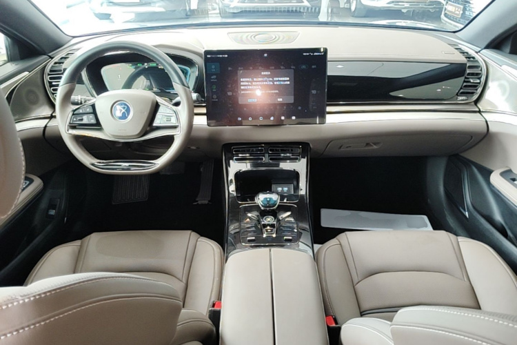 BYD Han 2023 car image #11