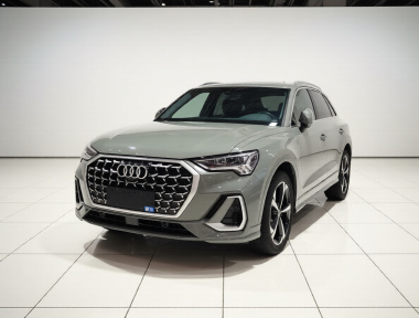 Audi Q3 2025 immagine di auto 